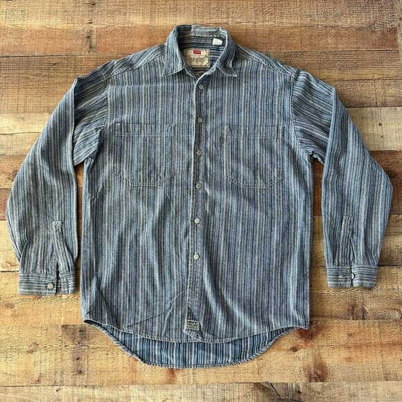 Vintage Levi men’s heavy weight long sleeve button down in blue striped -M